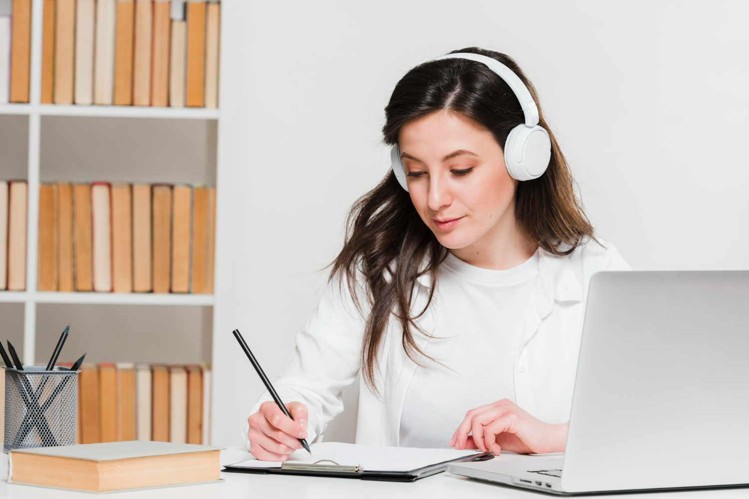 online writing course listening